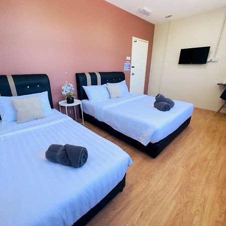 Familia Motel Kangar Esterno foto