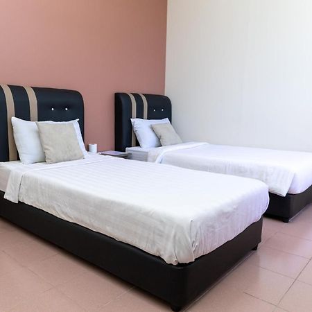 Familia Motel Kangar Esterno foto